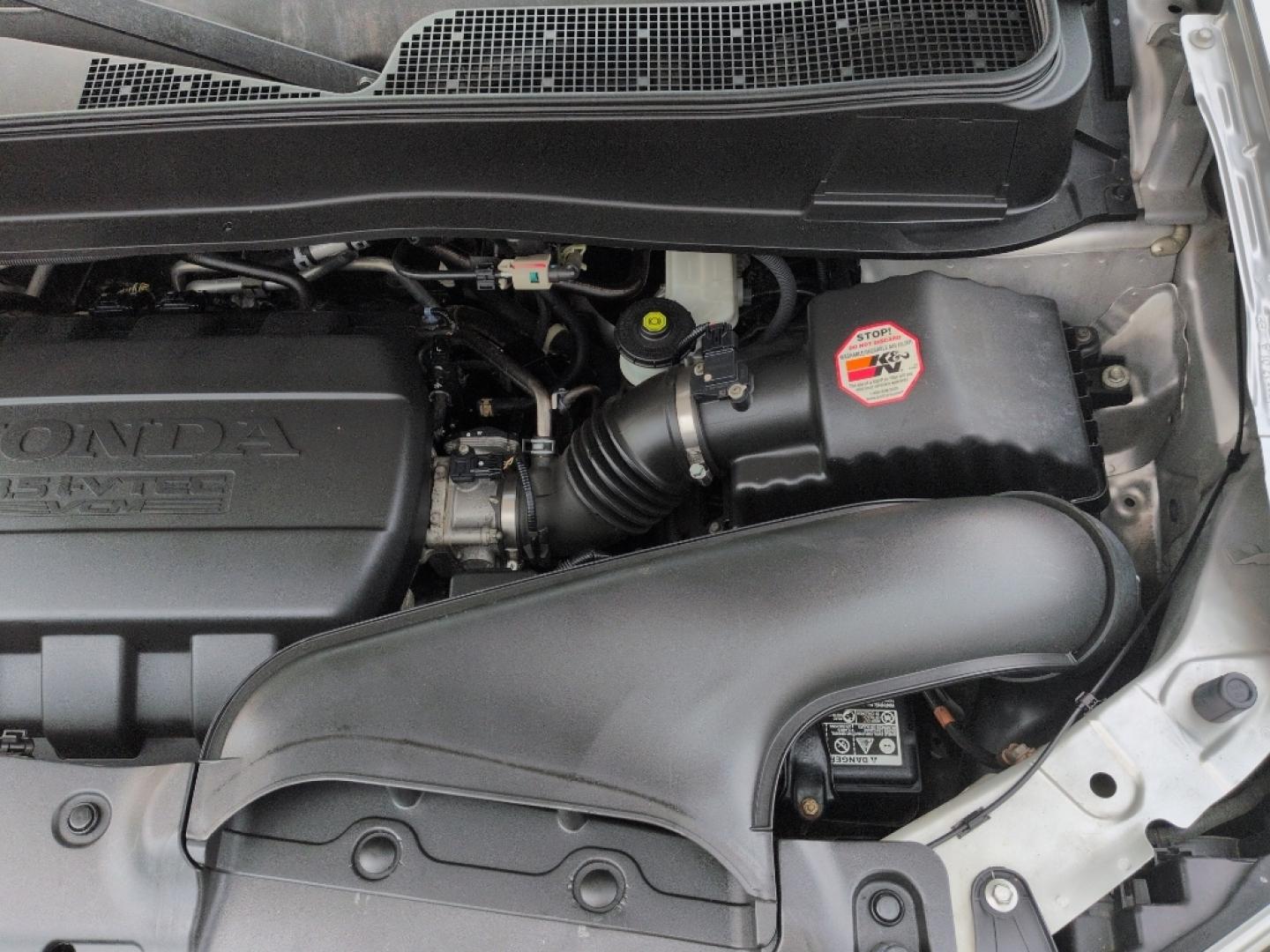 2011 SILVER Honda Pilot EX (5FNYF4H43BB) with an V6, 3.5L engine, Automatic transmission, located at 10890 W. Colfax Ave., Lakewood, CO, 80215, (303) 274-7692, 39.739914, -105.120132- Photo#24