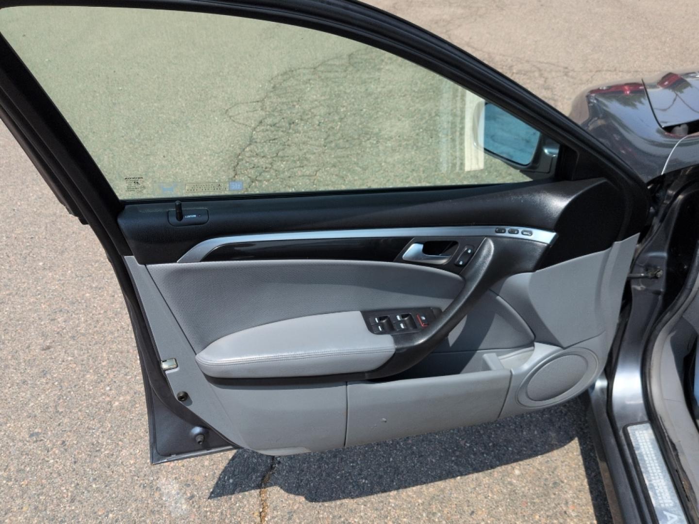 2006 SILVER Acura TL 3.2TL (19UUA66266A) with an V6, 3.2L engine, Automatic transmission, located at 10890 W. Colfax Ave., Lakewood, CO, 80215, (303) 274-7692, 39.739914, -105.120132- Photo#8
