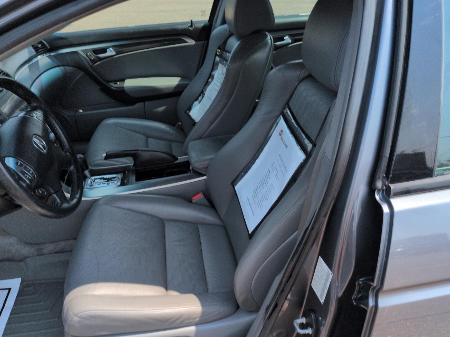 2006 SILVER Acura TL 3.2TL (19UUA66266A) with an V6, 3.2L engine, Automatic transmission, located at 10890 W. Colfax Ave., Lakewood, CO, 80215, (303) 274-7692, 39.739914, -105.120132- Photo#9