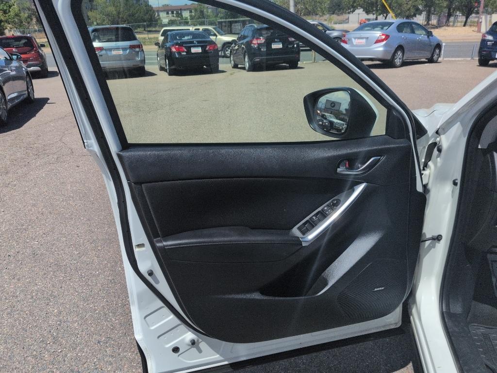 2014 WHITE Mazda CX-5 Touring (JM3KE2CY6E0) with an 4 Cyl, 2.5L engine, Automatic transmission, located at 10890 W. Colfax Ave., Lakewood, CO, 80215, (303) 274-7692, 39.739914, -105.120132- Photo#8