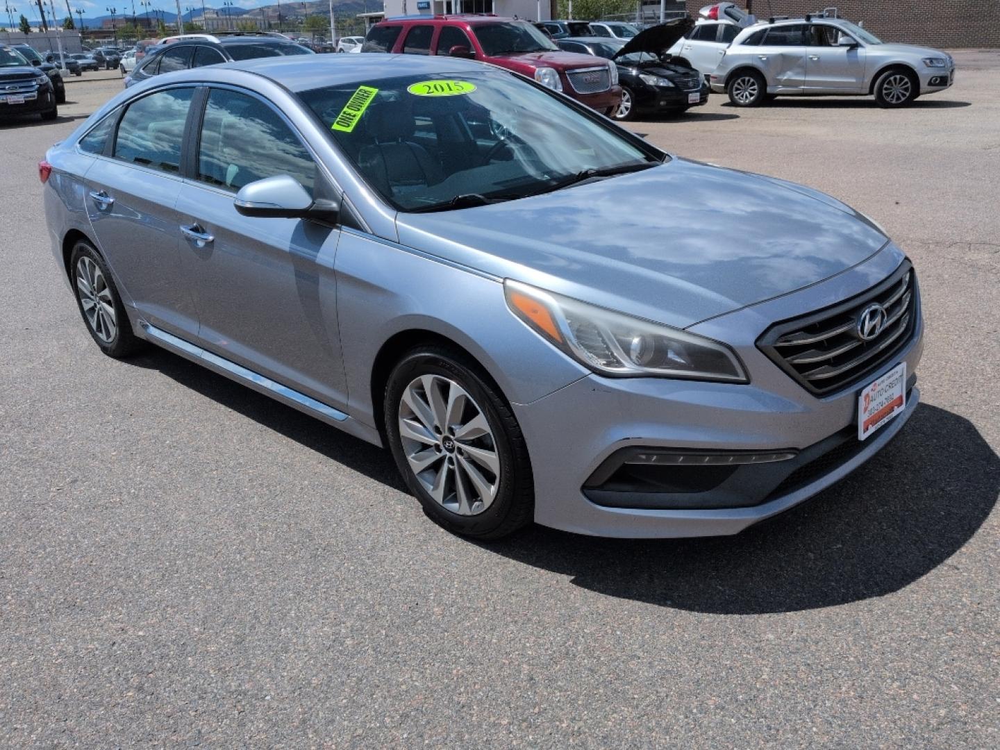 2015 GRAY Hyundai Sonata SPORT (5NPE34AF7FH) with an 4 Cyl, 2.4L engine, Automatic transmission, located at 10890 W. Colfax Ave., Lakewood, CO, 80215, (303) 274-7692, 39.739914, -105.120132- Photo#2