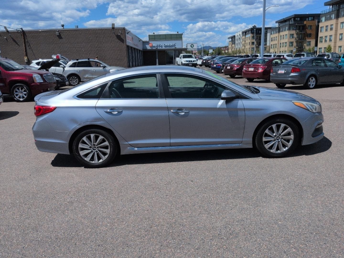 2015 GRAY Hyundai Sonata SPORT (5NPE34AF7FH) with an 4 Cyl, 2.4L engine, Automatic transmission, located at 10890 W. Colfax Ave., Lakewood, CO, 80215, (303) 274-7692, 39.739914, -105.120132- Photo#3
