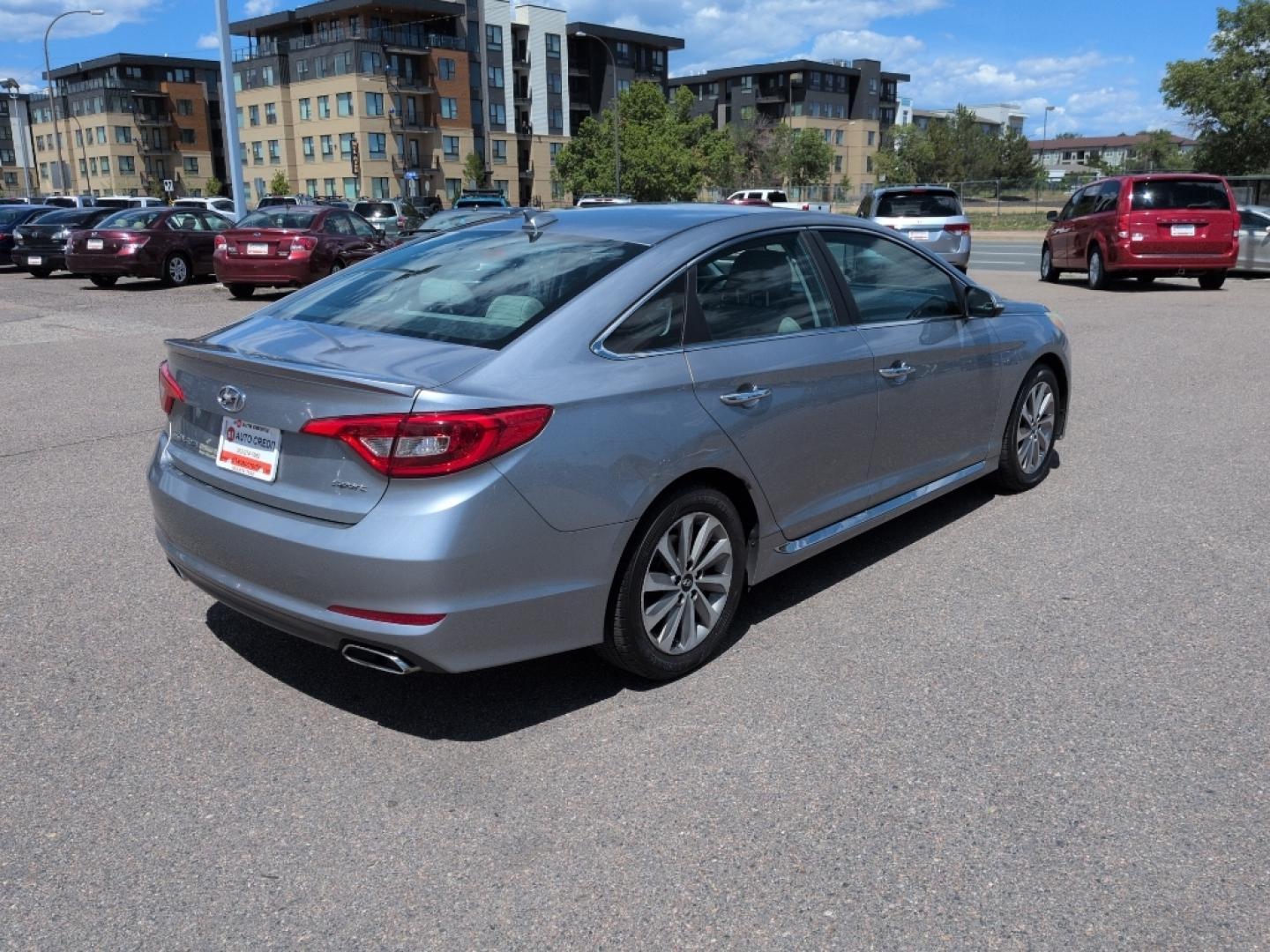 2015 GRAY Hyundai Sonata SPORT (5NPE34AF7FH) with an 4 Cyl, 2.4L engine, Automatic transmission, located at 10890 W. Colfax Ave., Lakewood, CO, 80215, (303) 274-7692, 39.739914, -105.120132- Photo#4