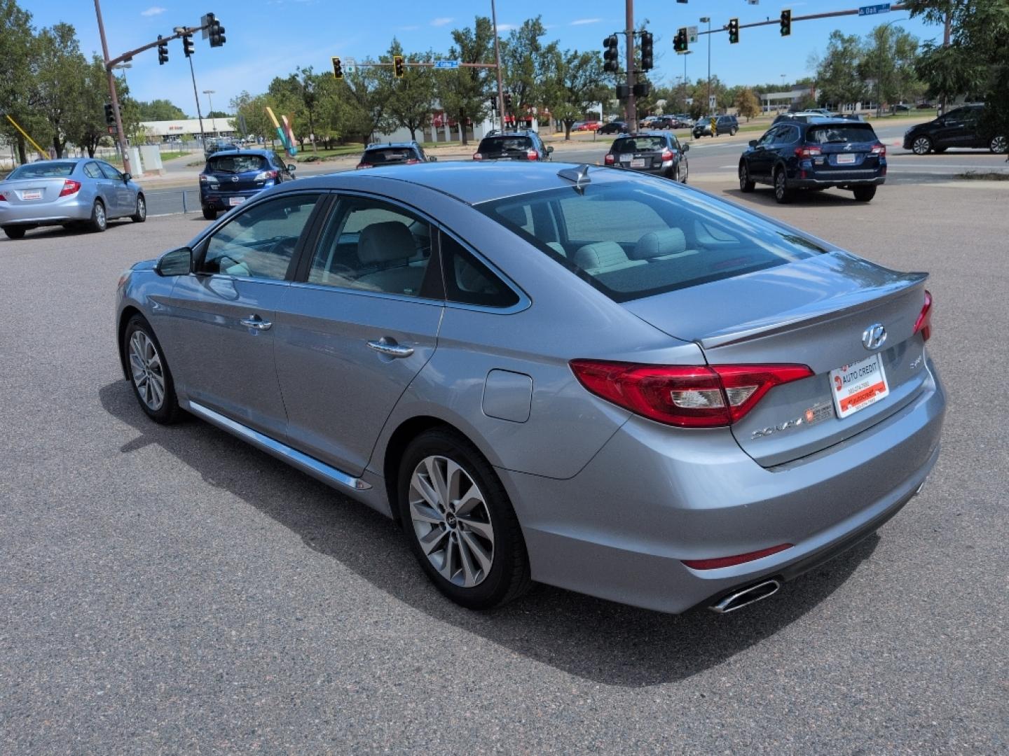 2015 GRAY Hyundai Sonata SPORT (5NPE34AF7FH) with an 4 Cyl, 2.4L engine, Automatic transmission, located at 10890 W. Colfax Ave., Lakewood, CO, 80215, (303) 274-7692, 39.739914, -105.120132- Photo#6