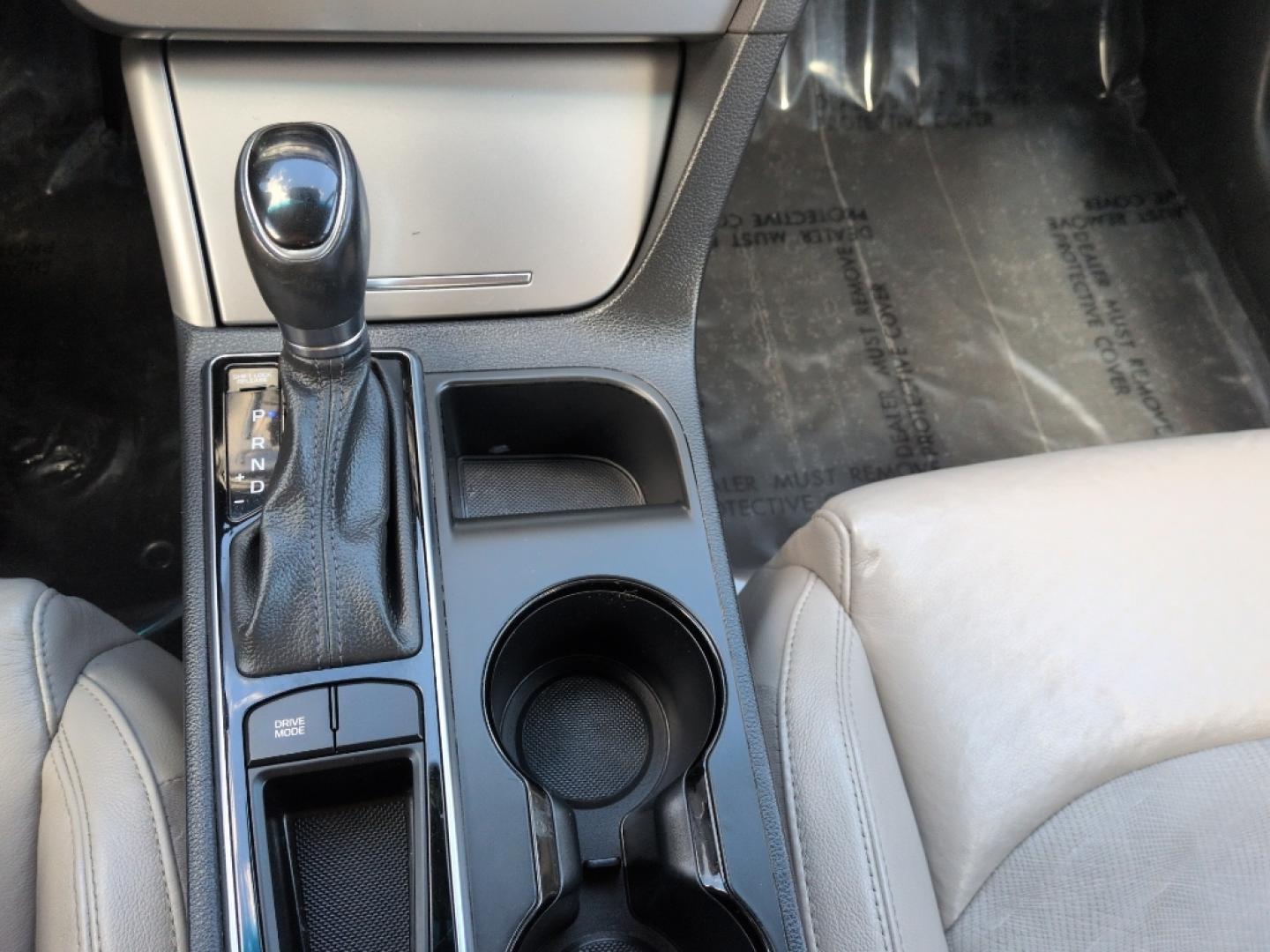 2015 GRAY Hyundai Sonata SPORT (5NPE34AF7FH) with an 4 Cyl, 2.4L engine, Automatic transmission, located at 10890 W. Colfax Ave., Lakewood, CO, 80215, (303) 274-7692, 39.739914, -105.120132- Photo#13