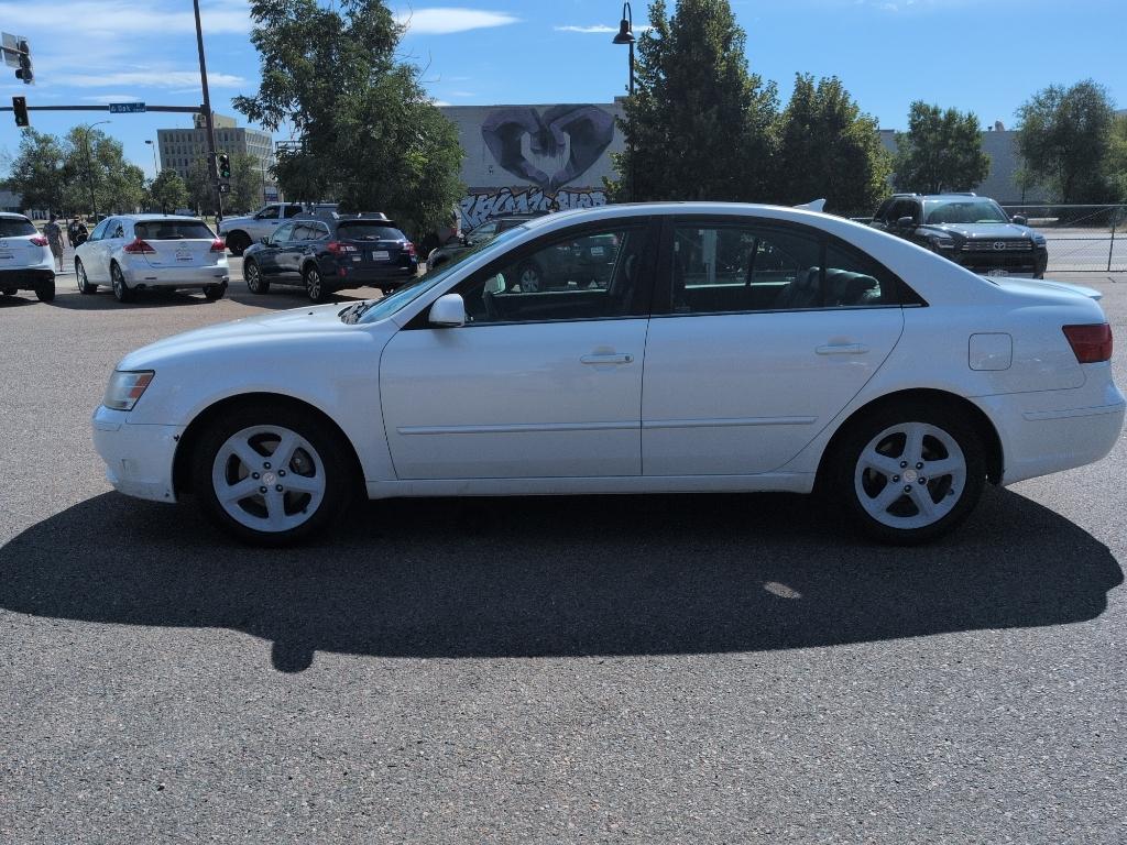 2009 WHITE Hyundai Sonata LIMITED V6 (5NPEU46FX9H) with an V6, 3.3L engine, Automatic transmission, located at 10890 W. Colfax Ave., Lakewood, CO, 80215, (303) 274-7692, 39.739914, -105.120132- Photo#7