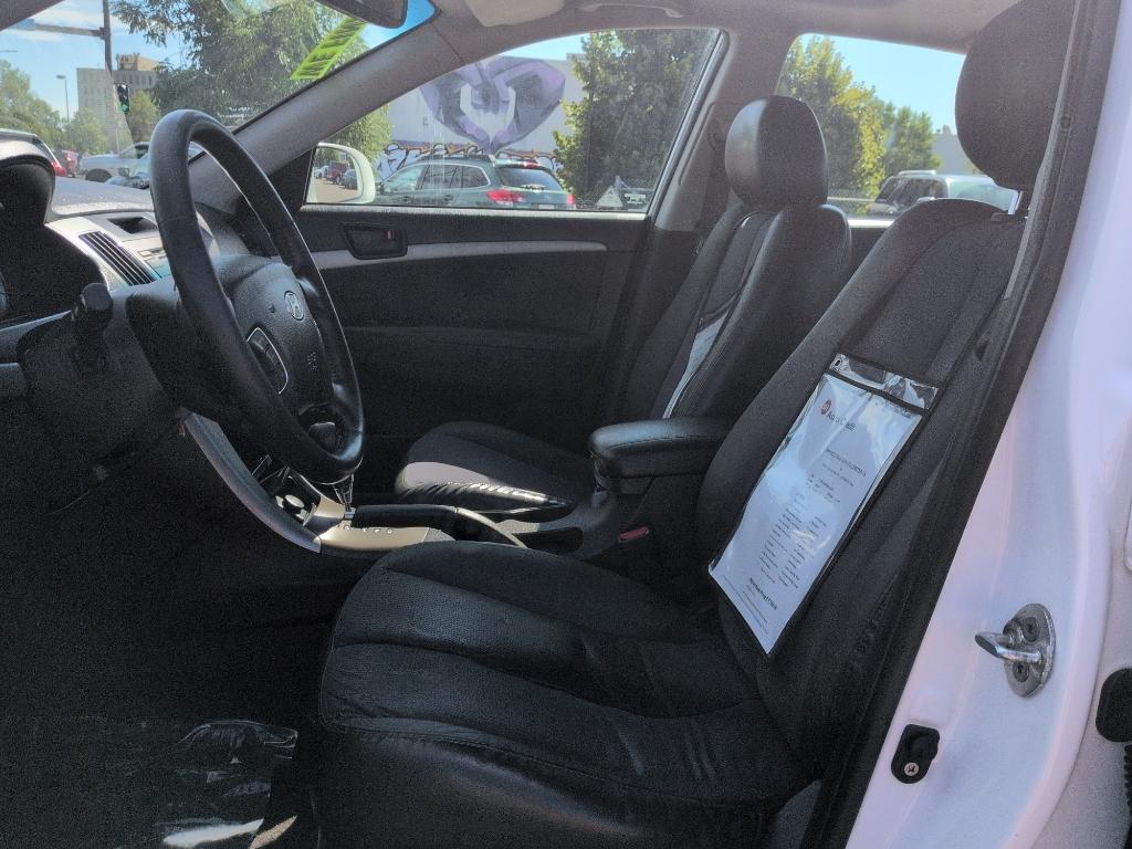 2009 WHITE Hyundai Sonata LIMITED V6 (5NPEU46FX9H) with an V6, 3.3L engine, Automatic transmission, located at 10890 W. Colfax Ave., Lakewood, CO, 80215, (303) 274-7692, 39.739914, -105.120132- Photo#9