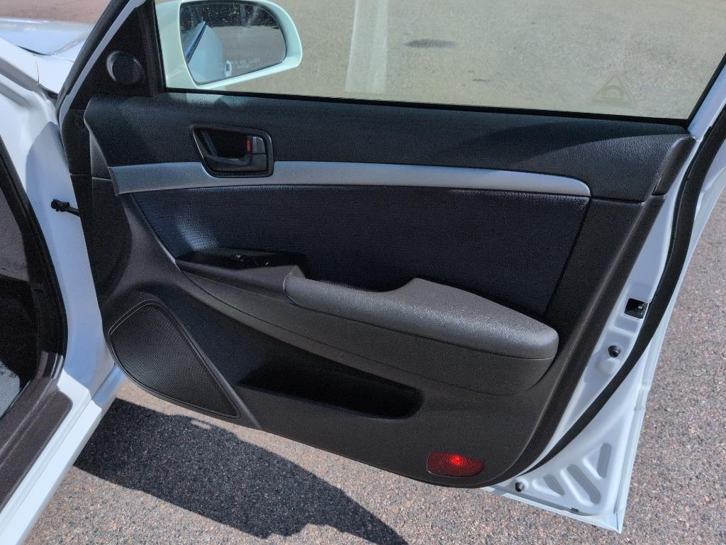 2009 WHITE Hyundai Sonata LIMITED V6 (5NPEU46FX9H) with an V6, 3.3L engine, Automatic transmission, located at 10890 W. Colfax Ave., Lakewood, CO, 80215, (303) 274-7692, 39.739914, -105.120132- Photo#16