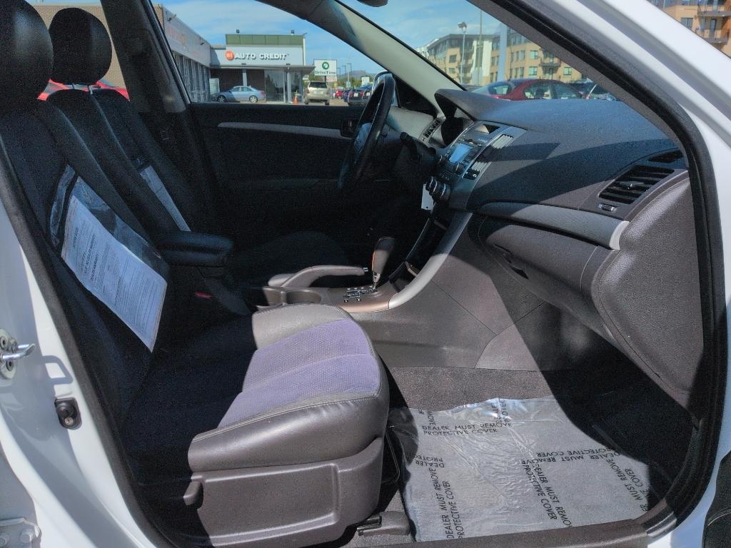 2009 WHITE Hyundai Sonata LIMITED V6 (5NPEU46FX9H) with an V6, 3.3L engine, Automatic transmission, located at 10890 W. Colfax Ave., Lakewood, CO, 80215, (303) 274-7692, 39.739914, -105.120132- Photo#17