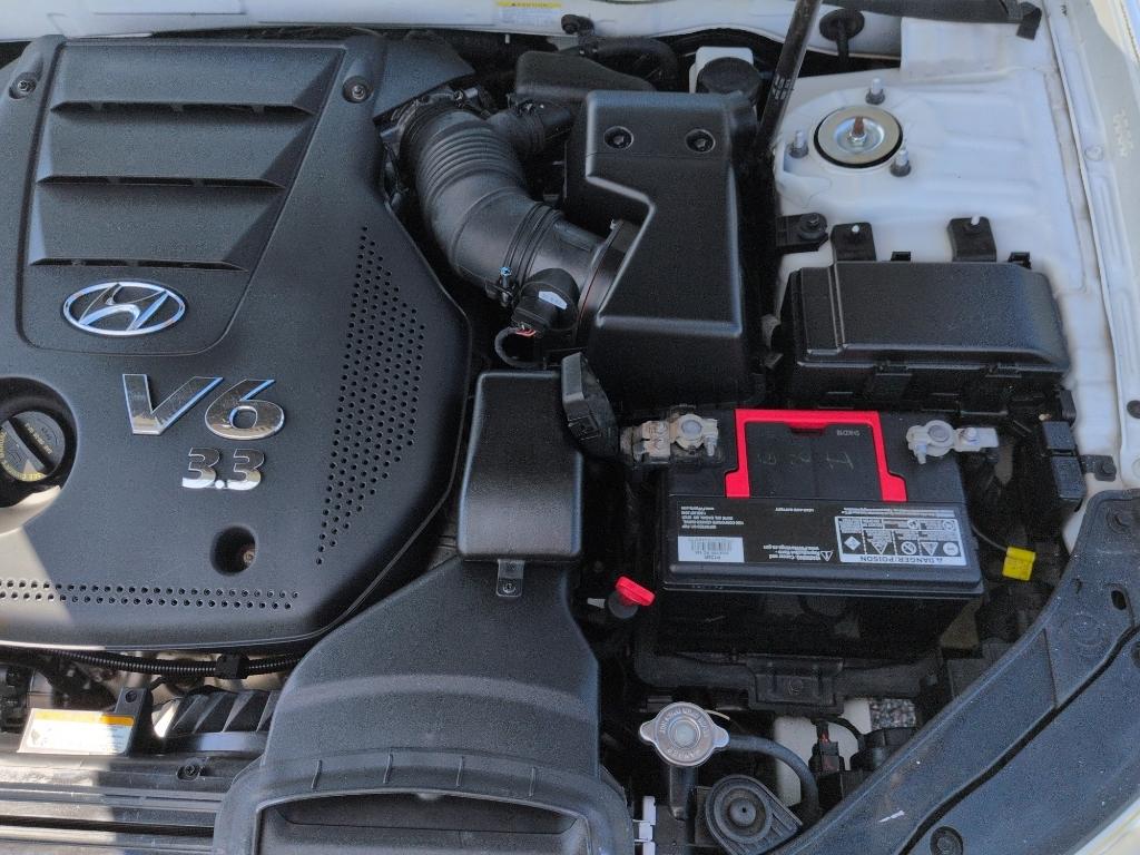 2009 WHITE Hyundai Sonata LIMITED V6 (5NPEU46FX9H) with an V6, 3.3L engine, Automatic transmission, located at 10890 W. Colfax Ave., Lakewood, CO, 80215, (303) 274-7692, 39.739914, -105.120132- Photo#23