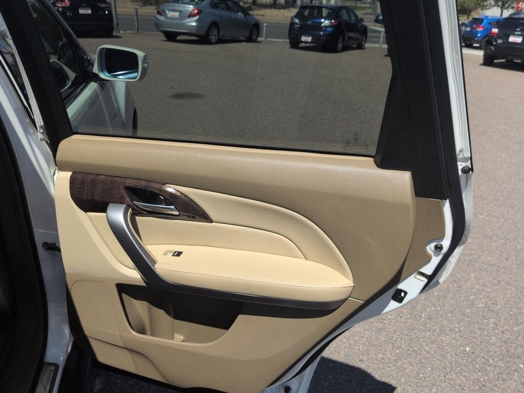 2013 WHITE Acura MDX Base (2HNYD2H20DH) with an V6, 3.7L engine, Automatic transmission, located at 10890 W. Colfax Ave., Lakewood, CO, 80215, (303) 274-7692, 39.739914, -105.120132- Photo#19