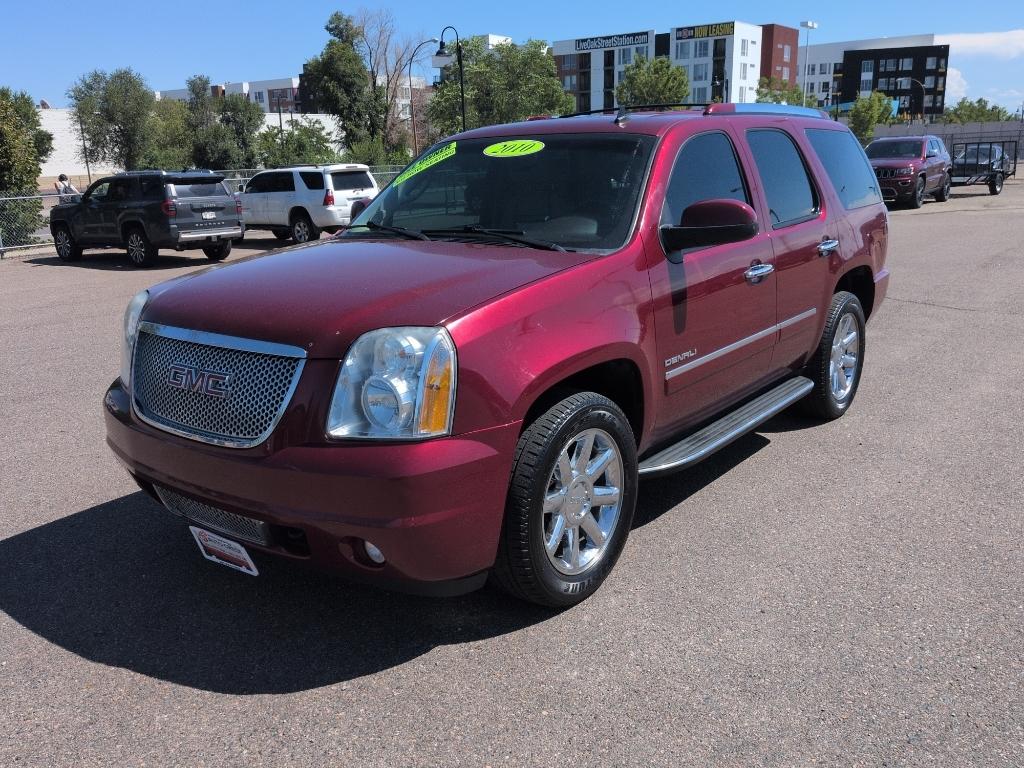 2010 RED GMC Yukon Denali (1GKUKEEF8AR) with an V8, 6.2L engine, Automatic transmission, located at 10890 W. Colfax Ave., Lakewood, CO, 80215, (303) 274-7692, 39.739914, -105.120132- Photo#0