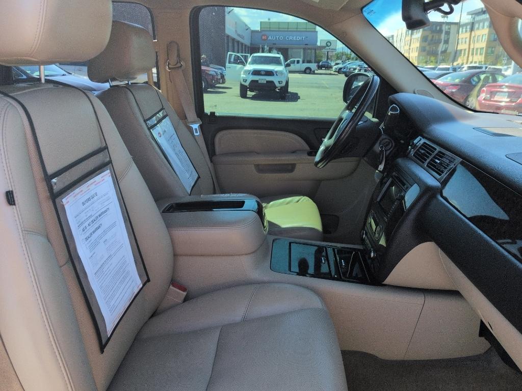 2010 RED GMC Yukon Denali (1GKUKEEF8AR) with an V8, 6.2L engine, Automatic transmission, located at 10890 W. Colfax Ave., Lakewood, CO, 80215, (303) 274-7692, 39.739914, -105.120132- Photo#15