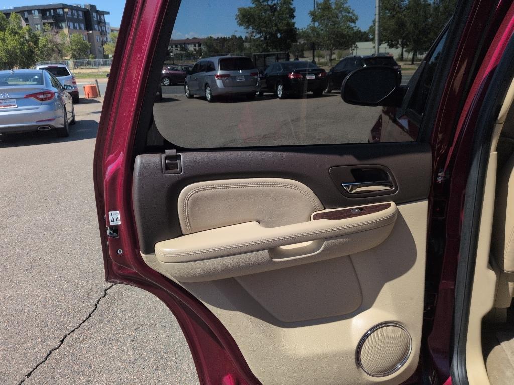 2010 RED GMC Yukon Denali (1GKUKEEF8AR) with an V8, 6.2L engine, Automatic transmission, located at 10890 W. Colfax Ave., Lakewood, CO, 80215, (303) 274-7692, 39.739914, -105.120132- Photo#16