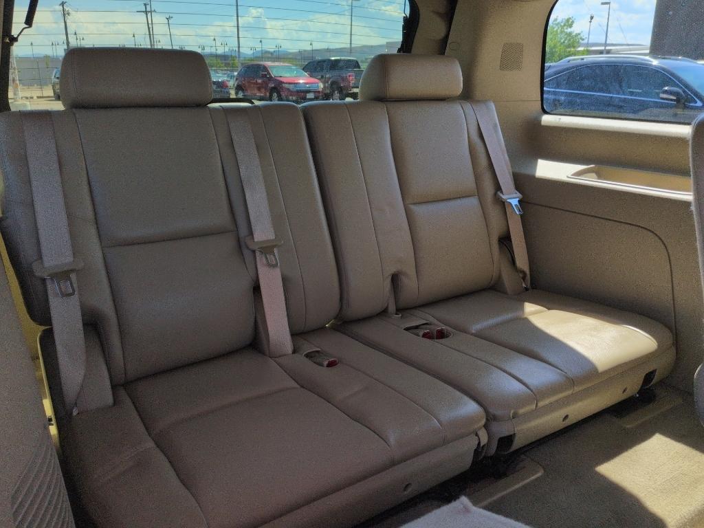 2010 RED GMC Yukon Denali (1GKUKEEF8AR) with an V8, 6.2L engine, Automatic transmission, located at 10890 W. Colfax Ave., Lakewood, CO, 80215, (303) 274-7692, 39.739914, -105.120132- Photo#20
