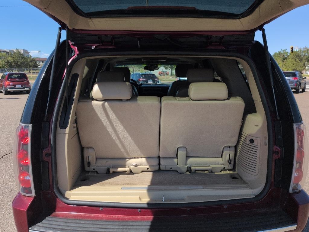 2010 RED GMC Yukon Denali (1GKUKEEF8AR) with an V8, 6.2L engine, Automatic transmission, located at 10890 W. Colfax Ave., Lakewood, CO, 80215, (303) 274-7692, 39.739914, -105.120132- Photo#21