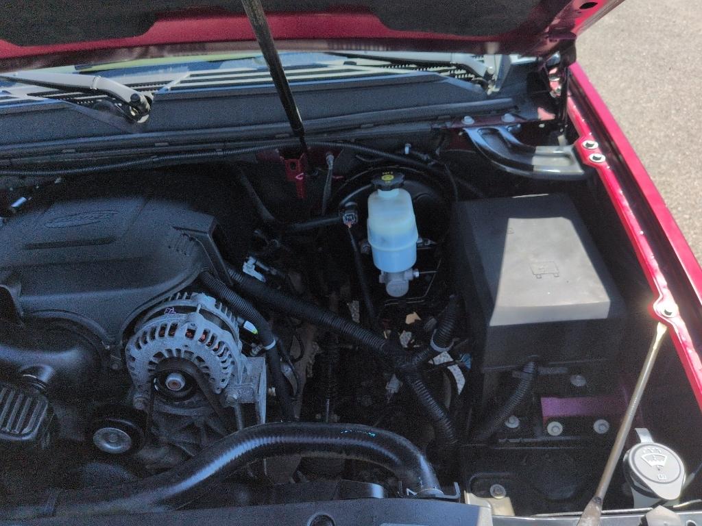 2010 RED GMC Yukon Denali (1GKUKEEF8AR) with an V8, 6.2L engine, Automatic transmission, located at 10890 W. Colfax Ave., Lakewood, CO, 80215, (303) 274-7692, 39.739914, -105.120132- Photo#24