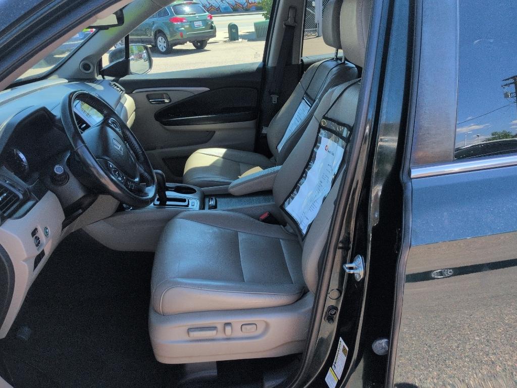 2016 GREEN Honda Pilot EXL (5FNYF6H59GB) with an V6, 3.5L engine, Automatic transmission, located at 10890 W. Colfax Ave., Lakewood, CO, 80215, (303) 274-7692, 39.739914, -105.120132- Photo#9