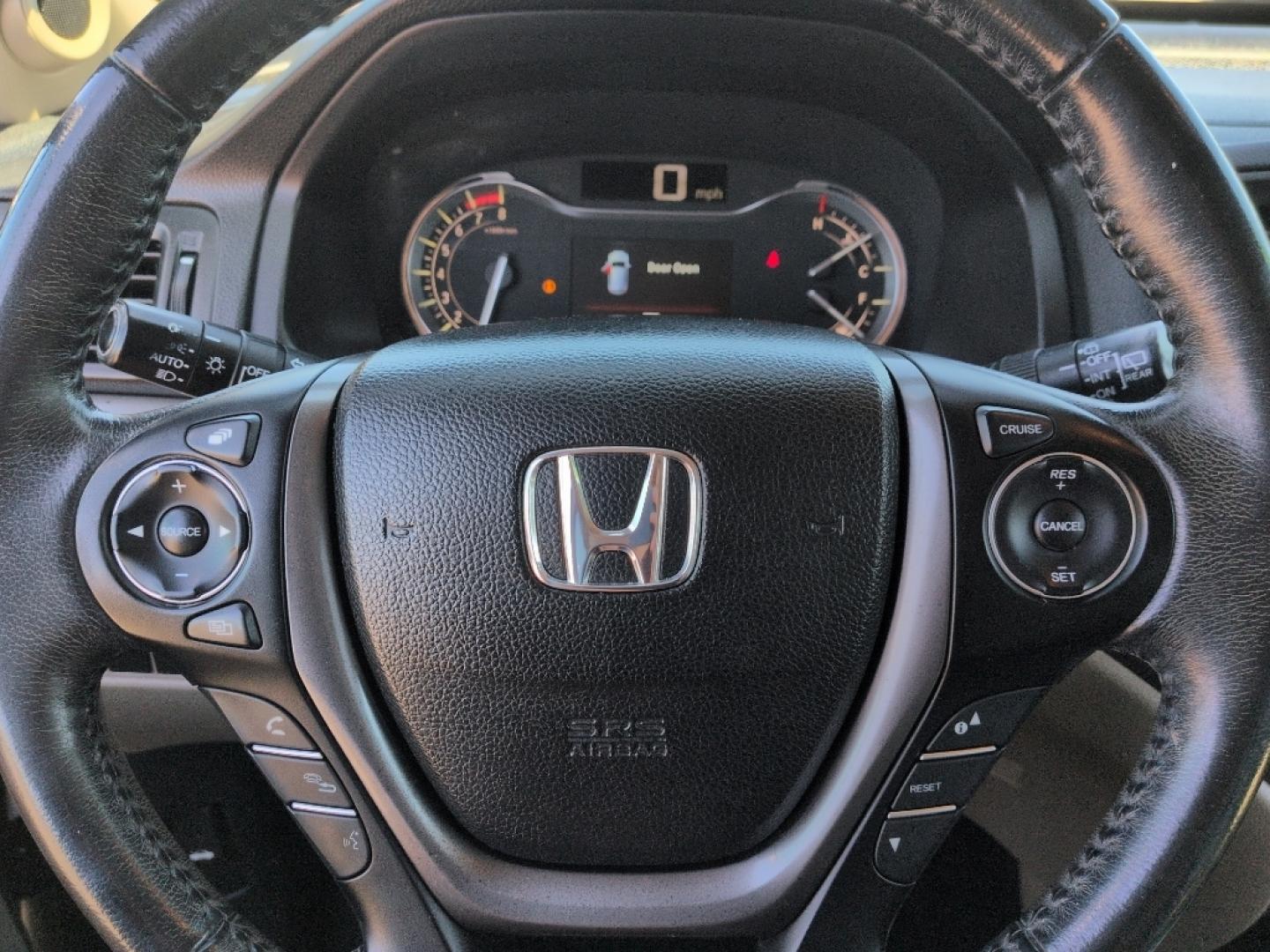 2016 GREEN Honda Pilot EXL (5FNYF6H59GB) with an V6, 3.5L engine, Automatic transmission, located at 10890 W. Colfax Ave., Lakewood, CO, 80215, (303) 274-7692, 39.739914, -105.120132- Photo#11