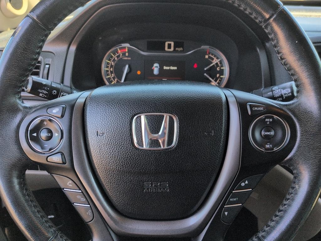 2016 GREEN Honda Pilot EXL (5FNYF6H59GB) with an V6, 3.5L engine, Automatic transmission, located at 10890 W. Colfax Ave., Lakewood, CO, 80215, (303) 274-7692, 39.739914, -105.120132- Photo#11