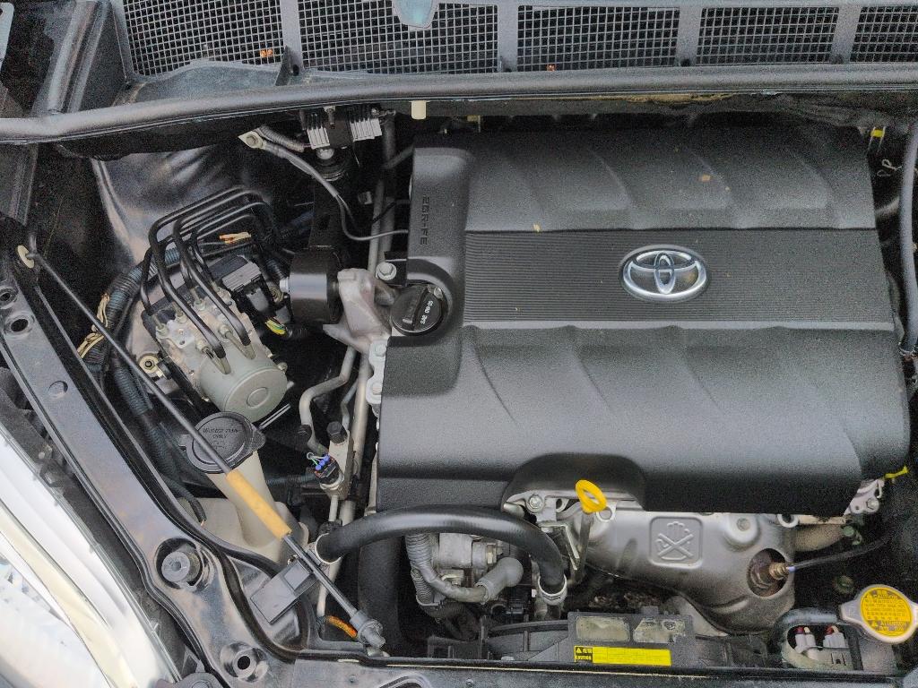 2011 BLACK Toyota Sienna LE 8-PASS V6 (5TDKK3DC7BS) with an V6, 3.5L engine, Automatic transmission, located at 10890 W. Colfax Ave., Lakewood, CO, 80215, (303) 274-7692, 39.739914, -105.120132- Photo#21