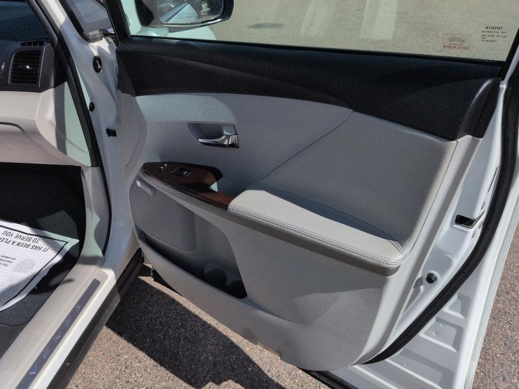 2012 WHITE Toyota Venza Limited (4T3BK3BB5CU) with an V6, 3.5L engine, Automatic transmission, located at 10890 W. Colfax Ave., Lakewood, CO, 80215, (303) 274-7692, 39.739914, -105.120132- Photo#17