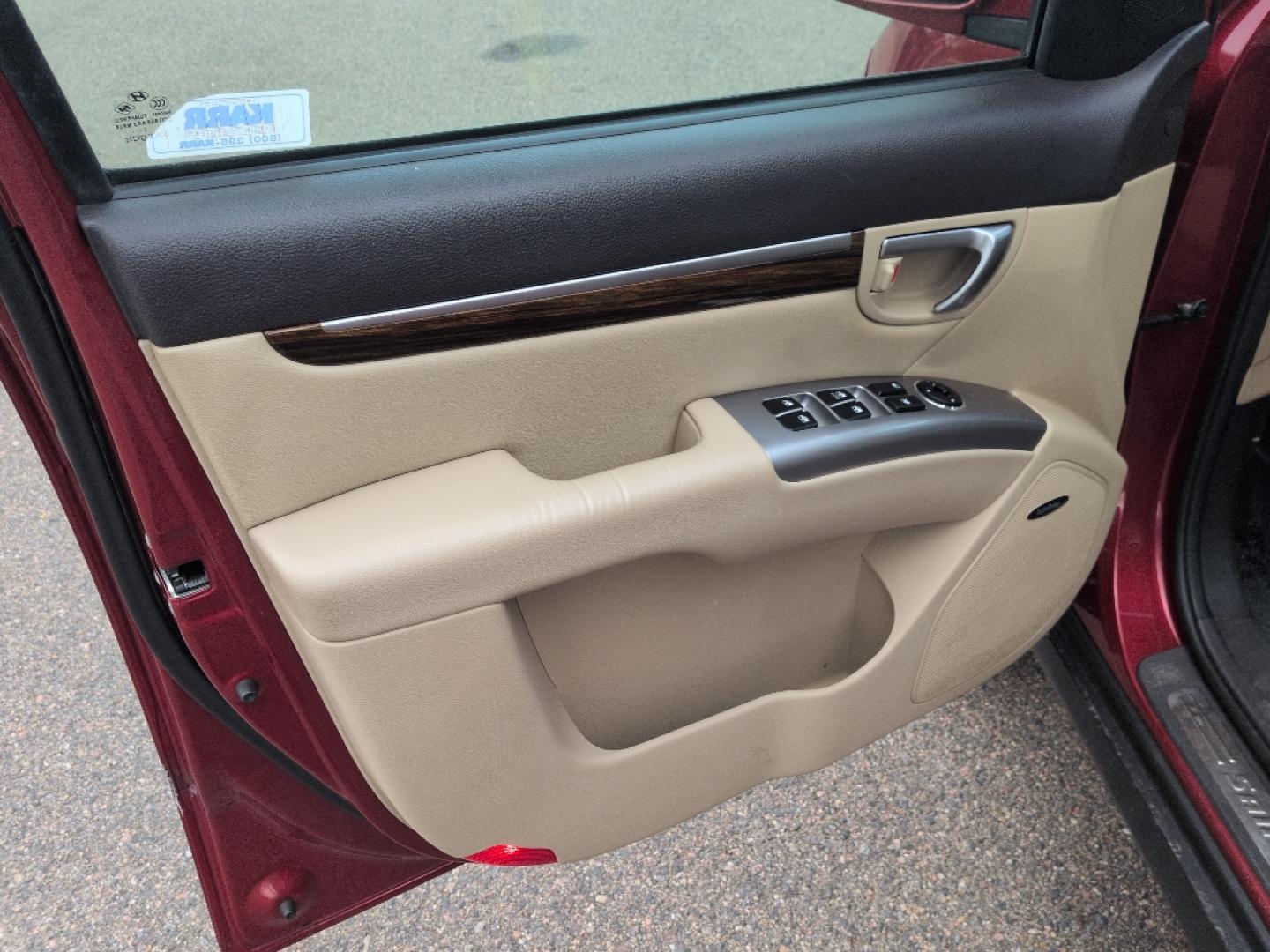 2012 red Hyundai Santa Fe LIMITED 3.5 FWD (5XYZK4AG3CG) with an V6, 3.5L engine, Automatic transmission, located at 10890 W. Colfax Ave., Lakewood, CO, 80215, (303) 274-7692, 39.739914, -105.120132- Photo#8