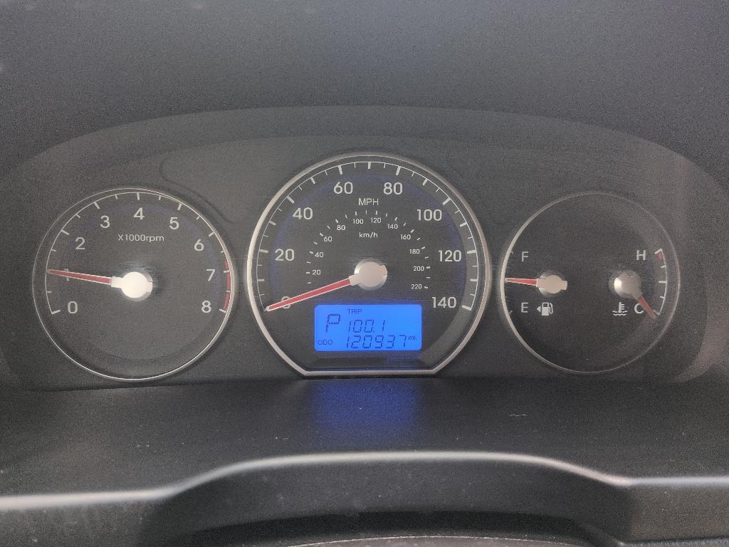 2012 red Hyundai Santa Fe LIMITED 3.5 FWD (5XYZK4AG3CG) with an V6, 3.5L engine, Automatic transmission, located at 10890 W. Colfax Ave., Lakewood, CO, 80215, (303) 274-7692, 39.739914, -105.120132- Photo#11