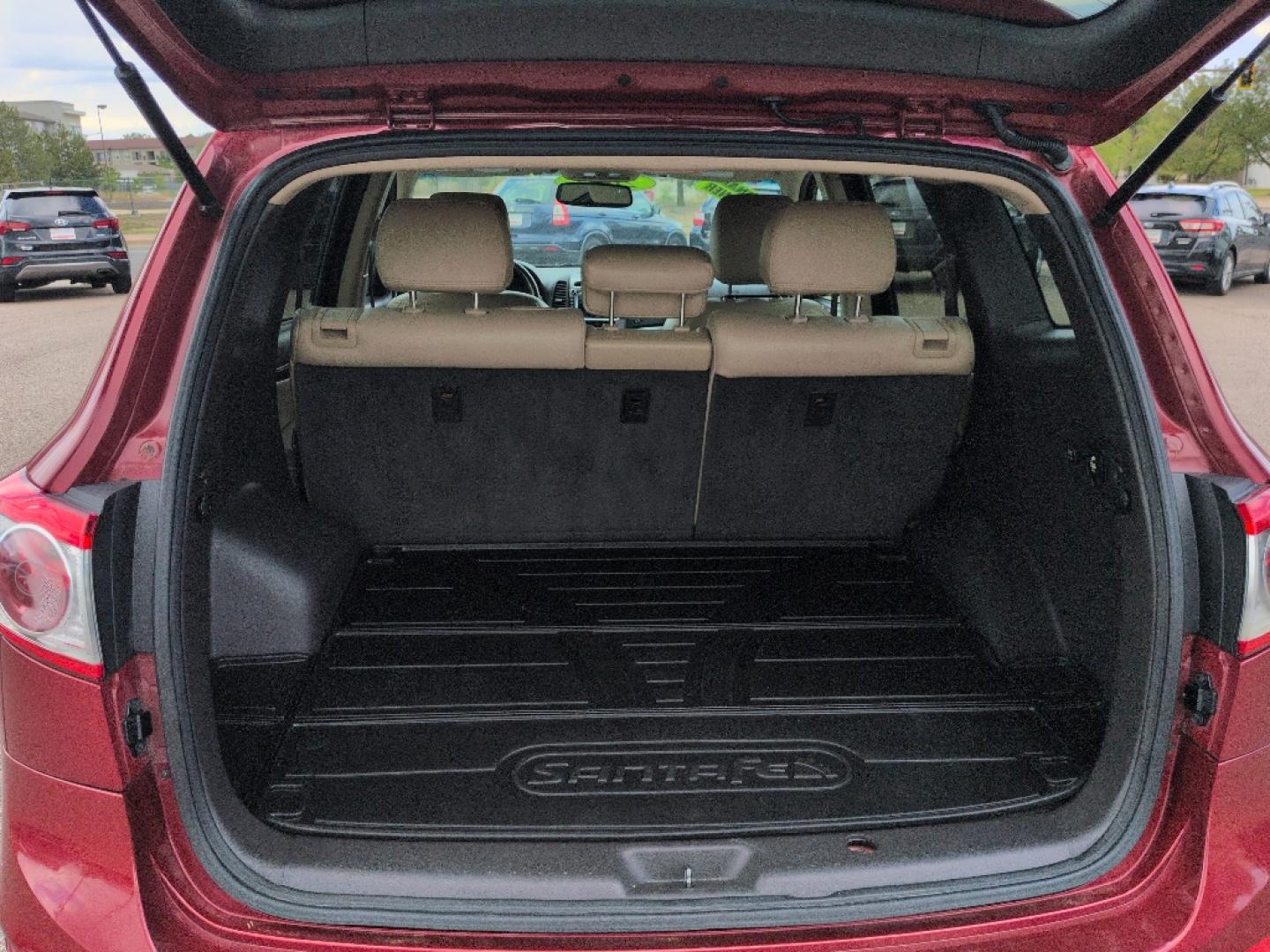 2012 red Hyundai Santa Fe LIMITED 3.5 FWD (5XYZK4AG3CG) with an V6, 3.5L engine, Automatic transmission, located at 10890 W. Colfax Ave., Lakewood, CO, 80215, (303) 274-7692, 39.739914, -105.120132- Photo#21