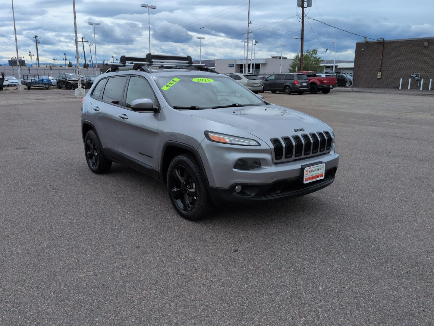 2015 SILVER Jeep Cherokee Latitude (1C4PJMCS4FW) with an V6, 3.2L engine, Automatic transmission, located at 10890 W. Colfax Ave., Lakewood, CO, 80215, (303) 274-7692, 39.739914, -105.120132- Photo#2