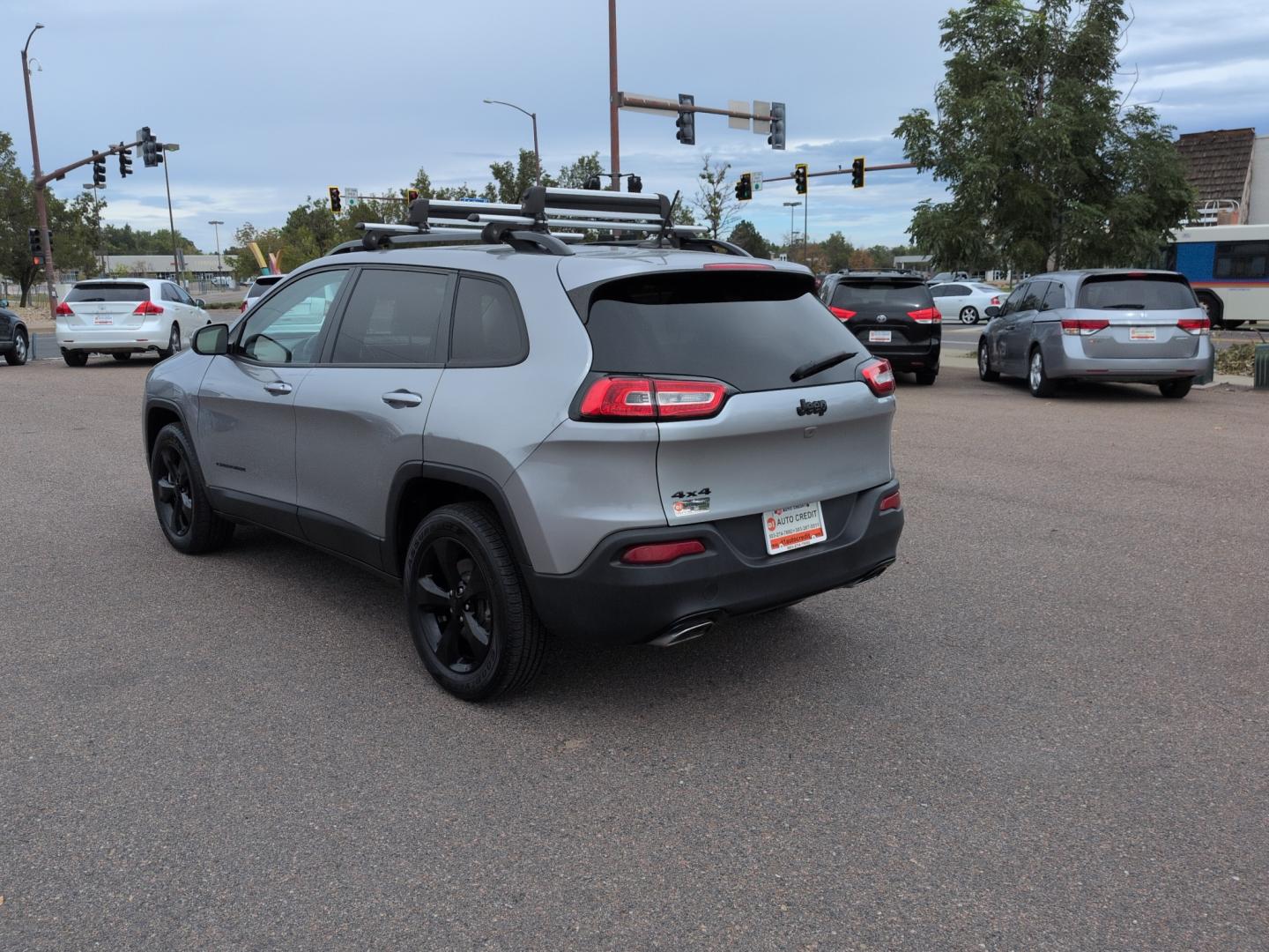 2015 SILVER Jeep Cherokee Latitude (1C4PJMCS4FW) with an V6, 3.2L engine, Automatic transmission, located at 10890 W. Colfax Ave., Lakewood, CO, 80215, (303) 274-7692, 39.739914, -105.120132- Photo#6