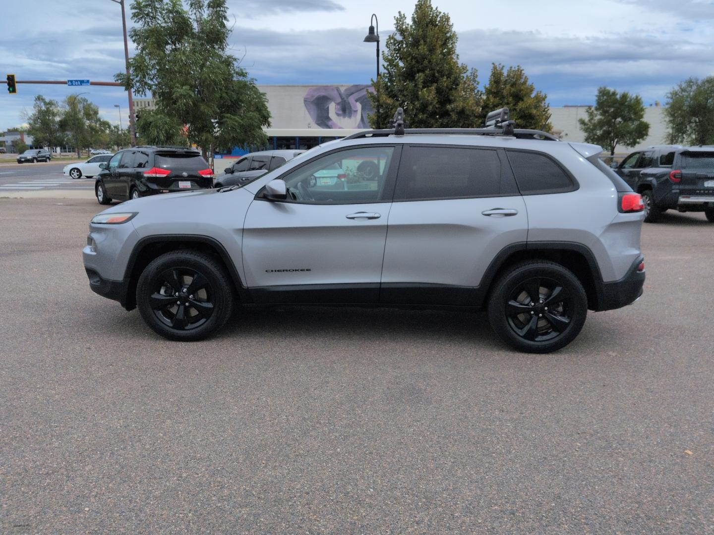 2015 SILVER Jeep Cherokee Latitude (1C4PJMCS4FW) with an V6, 3.2L engine, Automatic transmission, located at 10890 W. Colfax Ave., Lakewood, CO, 80215, (303) 274-7692, 39.739914, -105.120132- Photo#7