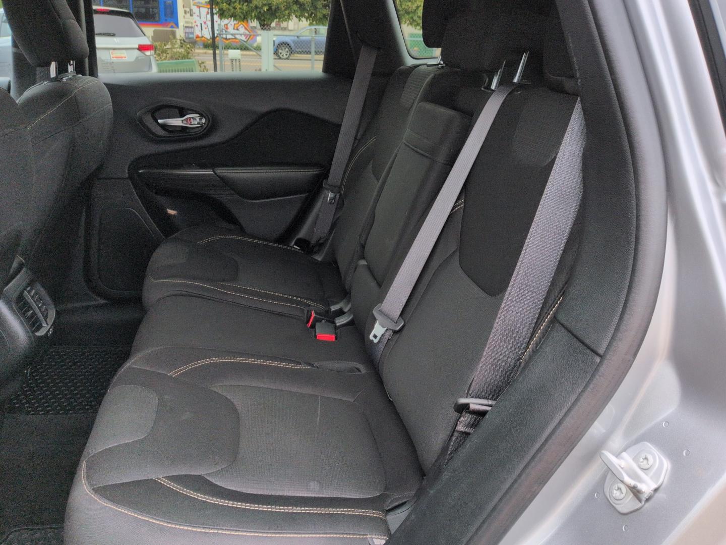 2015 SILVER Jeep Cherokee Latitude (1C4PJMCS4FW) with an V6, 3.2L engine, Automatic transmission, located at 10890 W. Colfax Ave., Lakewood, CO, 80215, (303) 274-7692, 39.739914, -105.120132- Photo#15