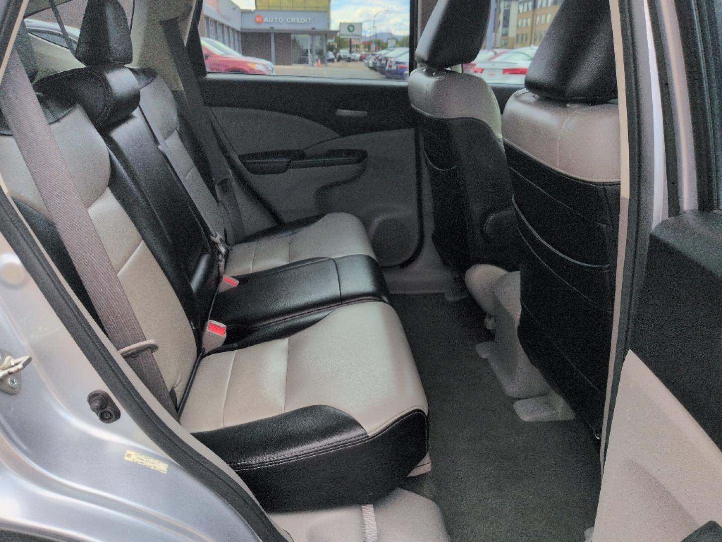 2014 GRAY Honda CR-V LX (2HKRM4H33EH) with an 4 Cyl, 2.4L engine, Automatic transmission, located at 10890 W. Colfax Ave., Lakewood, CO, 80215, (303) 274-7692, 39.739914, -105.120132- Photo#18