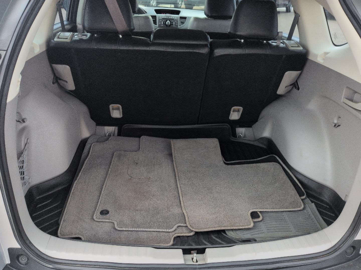 2014 GRAY Honda CR-V LX (2HKRM4H33EH) with an 4 Cyl, 2.4L engine, Automatic transmission, located at 10890 W. Colfax Ave., Lakewood, CO, 80215, (303) 274-7692, 39.739914, -105.120132- Photo#19
