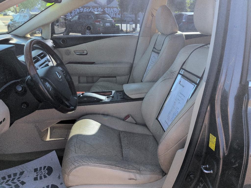 2010 SILVER Lexus RX 350 Base (JTJBK1BA6A2) with an V6, 3.5L engine, Automatic transmission, located at 10890 W. Colfax Ave., Lakewood, CO, 80215, (303) 274-7692, 39.739914, -105.120132- Photo#9