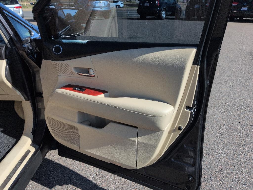 2010 SILVER Lexus RX 350 Base (JTJBK1BA6A2) with an V6, 3.5L engine, Automatic transmission, located at 10890 W. Colfax Ave., Lakewood, CO, 80215, (303) 274-7692, 39.739914, -105.120132- Photo#19