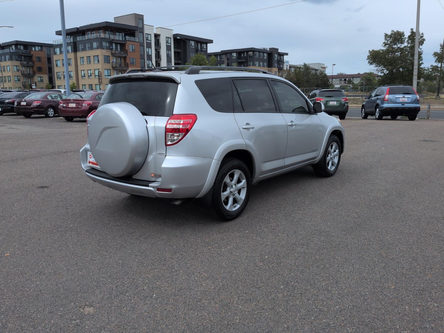 2011 SILVER Toyota RAV4 Limited (2T3DF4DVXBW) with an 4 Cyl, 2.5L engine, Automatic transmission, located at 10890 W. Colfax Ave., Lakewood, CO, 80215, (303) 274-7692, 39.739914, -105.120132- Photo#4