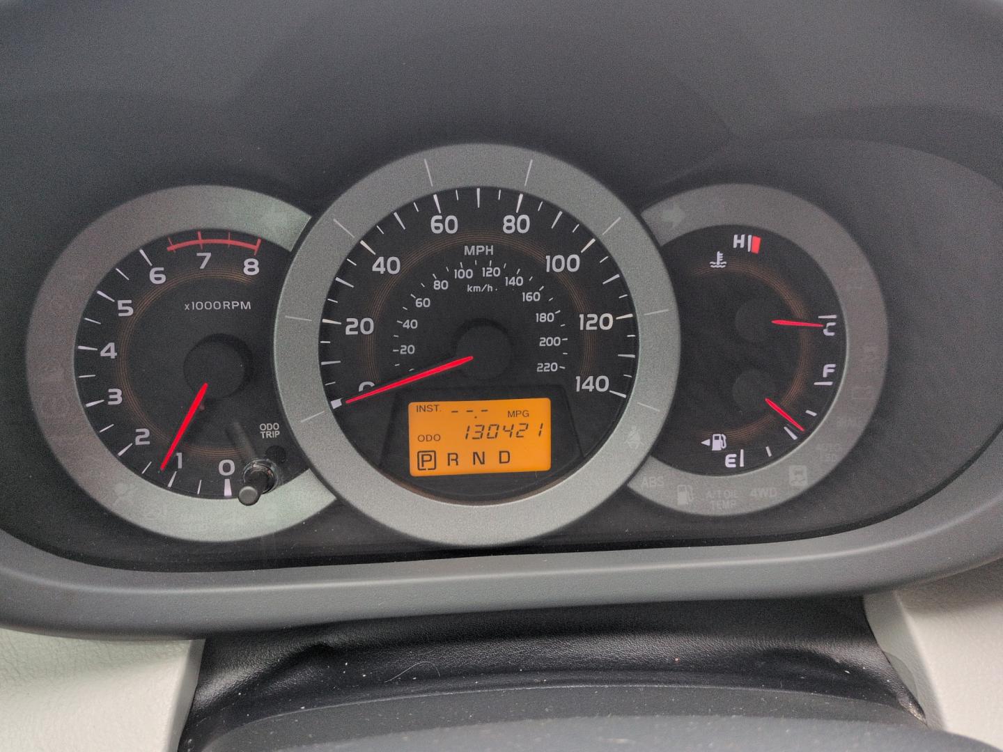 2011 SILVER Toyota RAV4 Limited (2T3DF4DVXBW) with an 4 Cyl, 2.5L engine, Automatic transmission, located at 10890 W. Colfax Ave., Lakewood, CO, 80215, (303) 274-7692, 39.739914, -105.120132- Photo#11