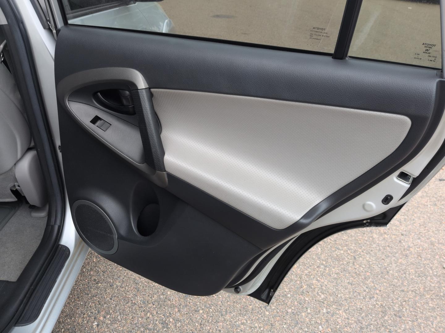 2011 SILVER Toyota RAV4 Limited (2T3DF4DVXBW) with an 4 Cyl, 2.5L engine, Automatic transmission, located at 10890 W. Colfax Ave., Lakewood, CO, 80215, (303) 274-7692, 39.739914, -105.120132- Photo#20