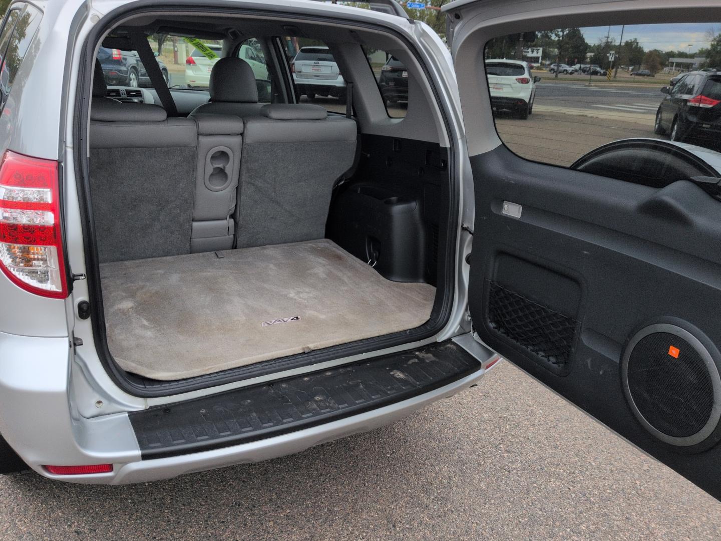 2011 SILVER Toyota RAV4 Limited (2T3DF4DVXBW) with an 4 Cyl, 2.5L engine, Automatic transmission, located at 10890 W. Colfax Ave., Lakewood, CO, 80215, (303) 274-7692, 39.739914, -105.120132- Photo#22