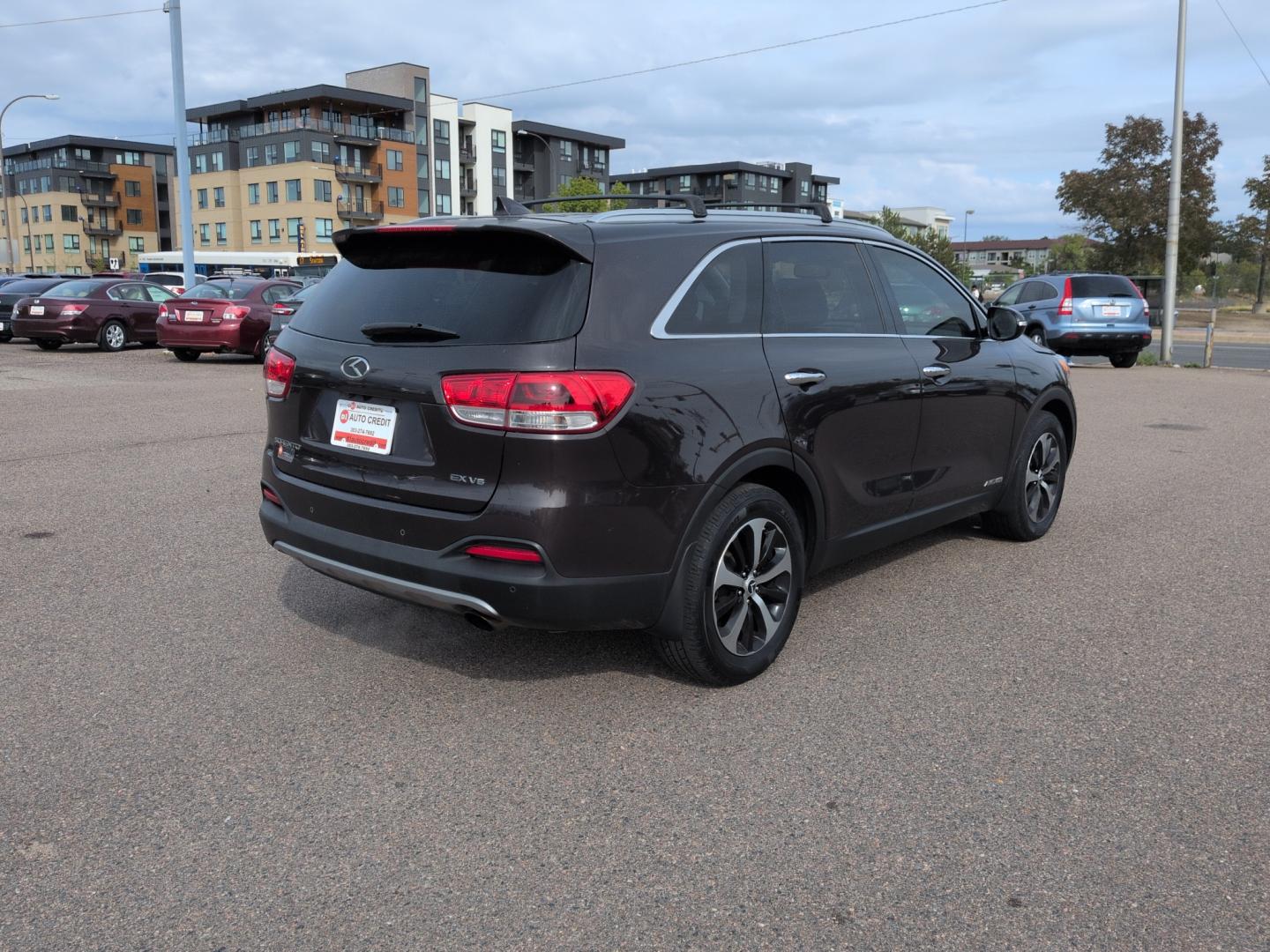 2016 BROWN Kia Sorento EX (5XYPHDA51GG) with an V6, 3.3L engine, Automatic transmission, located at 10890 W. Colfax Ave., Lakewood, CO, 80215, (303) 274-7692, 39.739914, -105.120132- Photo#4