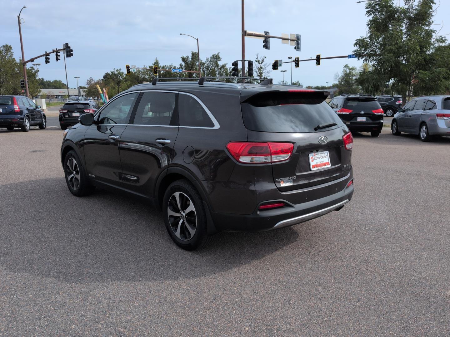 2016 BROWN Kia Sorento EX (5XYPHDA51GG) with an V6, 3.3L engine, Automatic transmission, located at 10890 W. Colfax Ave., Lakewood, CO, 80215, (303) 274-7692, 39.739914, -105.120132- Photo#6