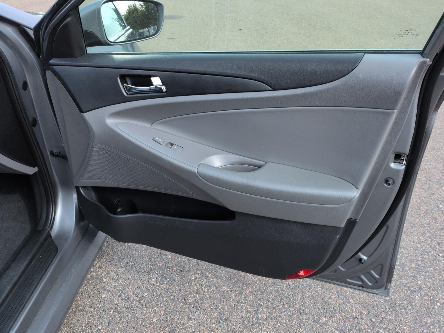 2014 GRAY Hyundai Sonata GLS (5NPEB4AC0EH) with an 4 Cyl, 2.4L engine, Automatic transmission, located at 10890 W. Colfax Ave., Lakewood, CO, 80215, (303) 274-7692, 39.739914, -105.120132- Photo#16
