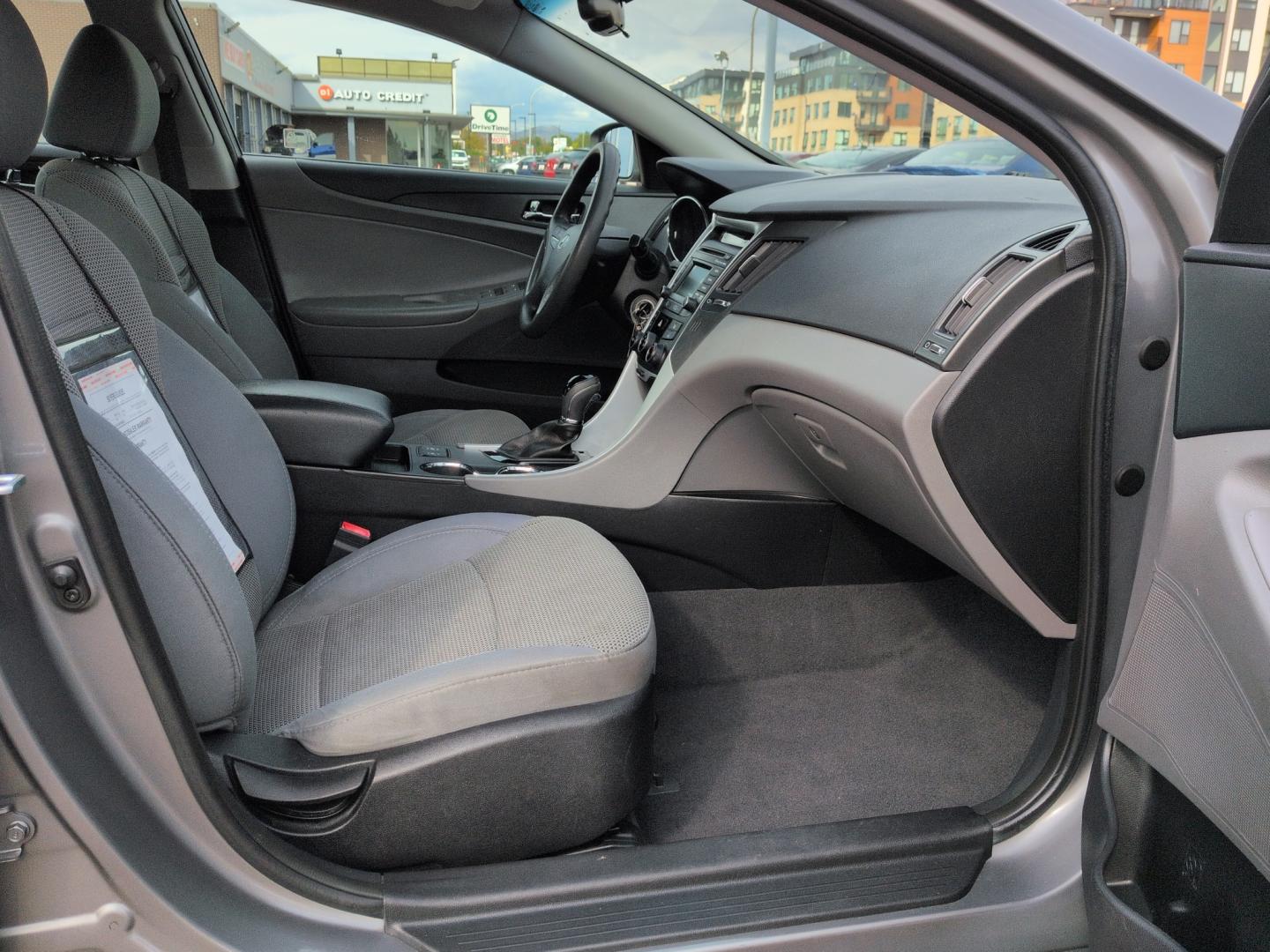 2014 GRAY Hyundai Sonata GLS (5NPEB4AC0EH) with an 4 Cyl, 2.4L engine, Automatic transmission, located at 10890 W. Colfax Ave., Lakewood, CO, 80215, (303) 274-7692, 39.739914, -105.120132- Photo#17