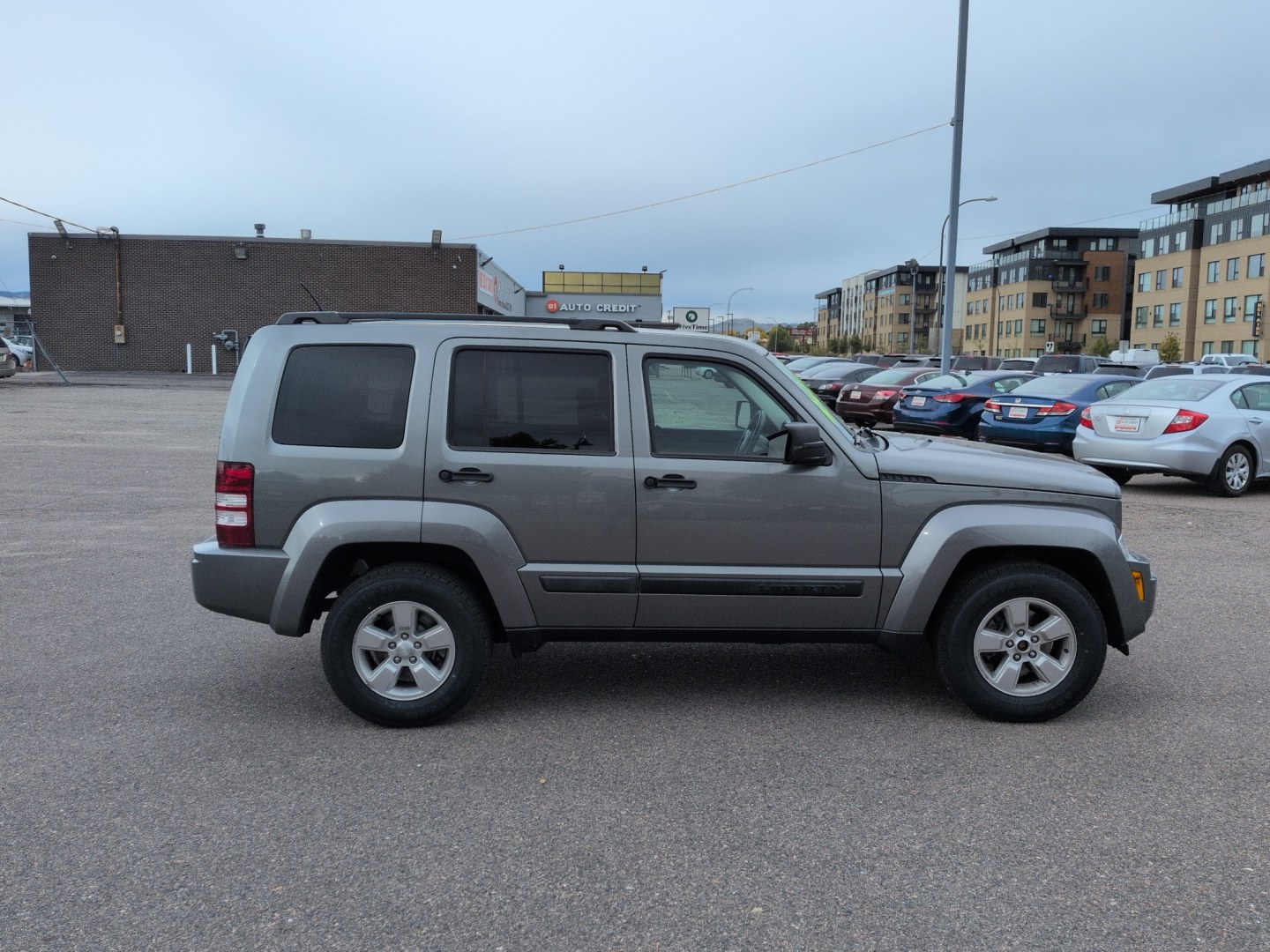 2012 GRAY Jeep Liberty Sport (1C4PJMAKXCW) with an V6, 3.7L engine, Automatic transmission, located at 10890 W. Colfax Ave., Lakewood, CO, 80215, (303) 274-7692, 39.739914, -105.120132- Photo#3