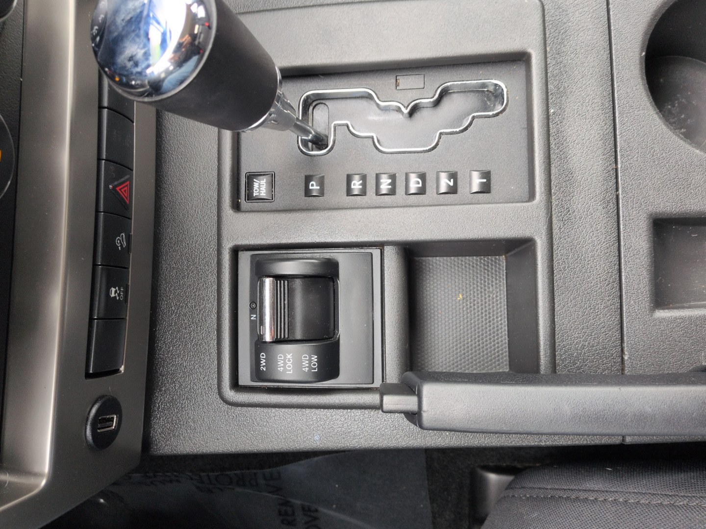 2012 GRAY Jeep Liberty Sport (1C4PJMAKXCW) with an V6, 3.7L engine, Automatic transmission, located at 10890 W. Colfax Ave., Lakewood, CO, 80215, (303) 274-7692, 39.739914, -105.120132- Photo#13